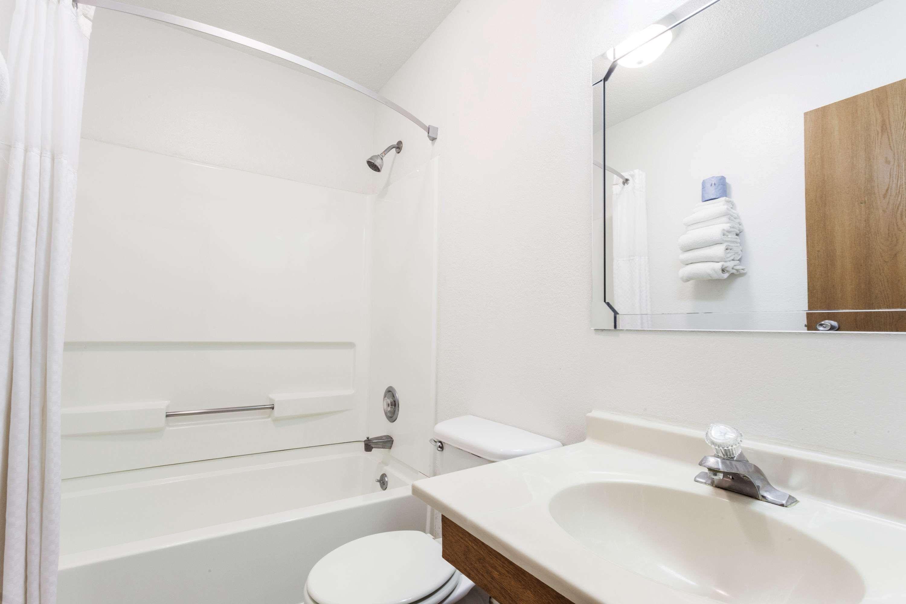 Super 8 By Wyndham Winchester Va Ngoại thất bức ảnh