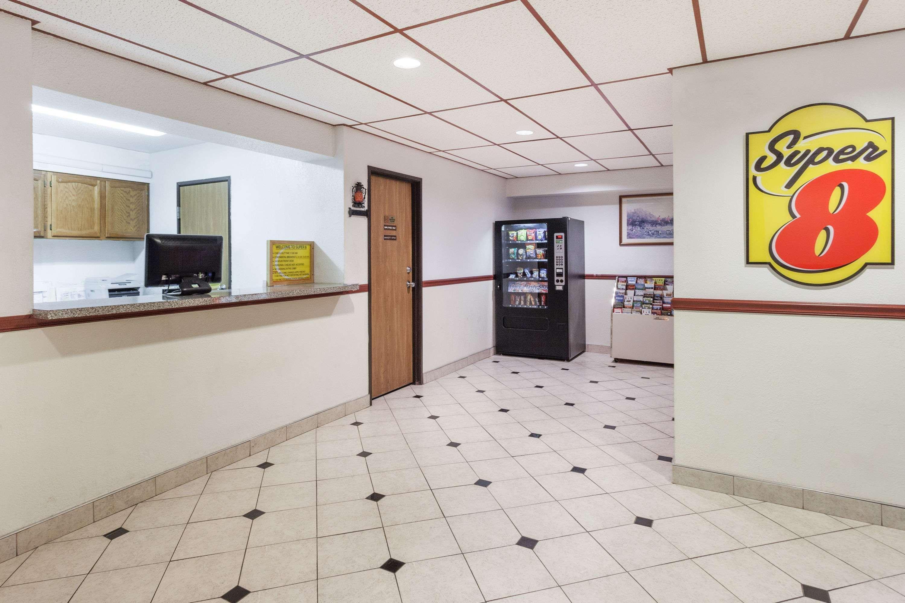 Super 8 By Wyndham Winchester Va Ngoại thất bức ảnh